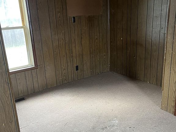 2nd image of 226 Beaver Ave NE #C