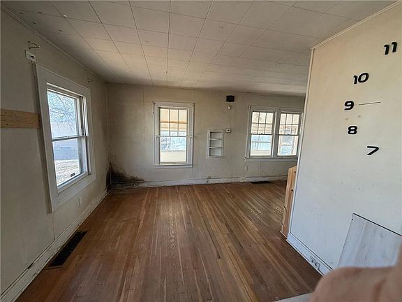 4th image of 5034 N Chelsea Ave