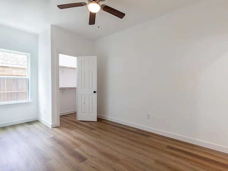 8210 Sparta St #B — Photo 23