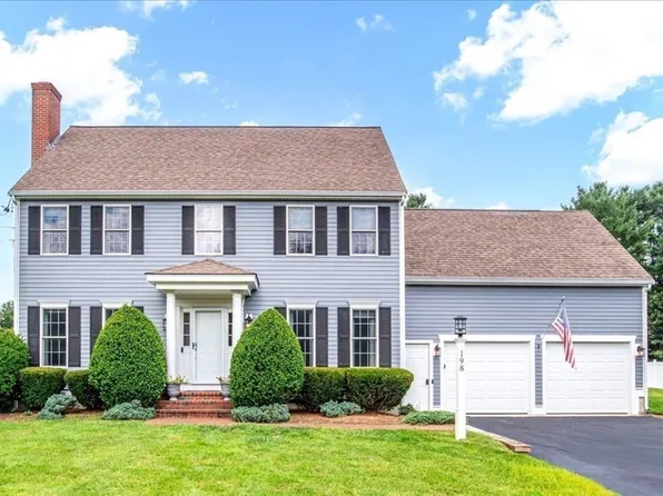 198 Thompson St, Halifax, MA 02338
