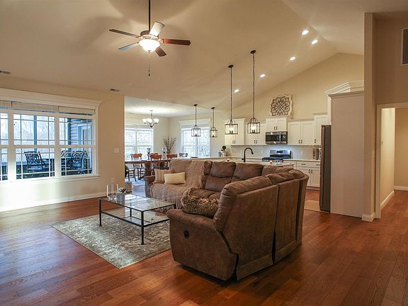 4th image of 4584 Abbeyville Dr