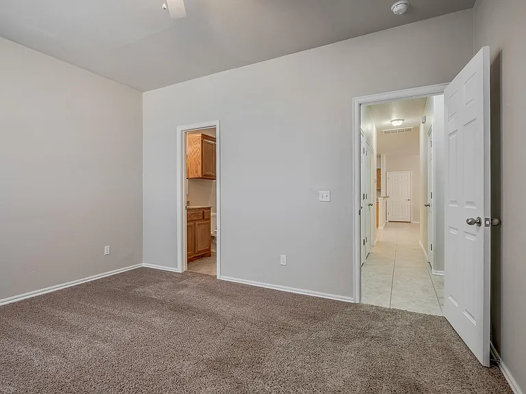 11205 NW 6th Ter — Photo 15