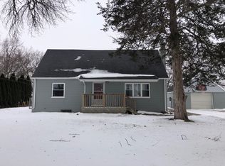 1606 Coyne Center Rd, Milan, IL 61264