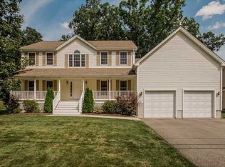 35 Kennedy Ct, Cumberland, RI 02864