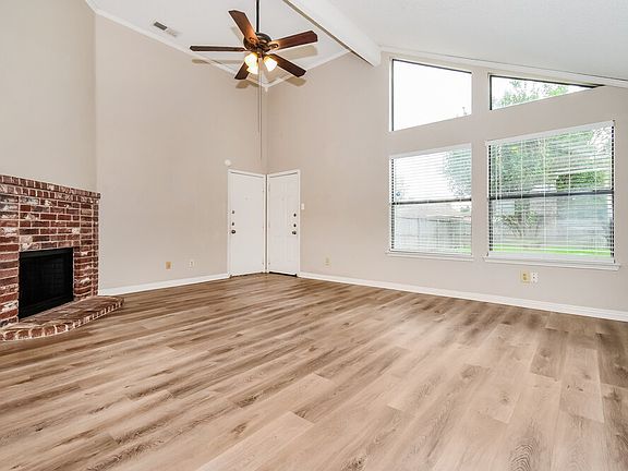 5th image of 1411 Sandalwood Dr