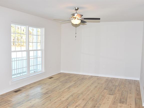 3rd image of 1272 Hanback Road Cv #3