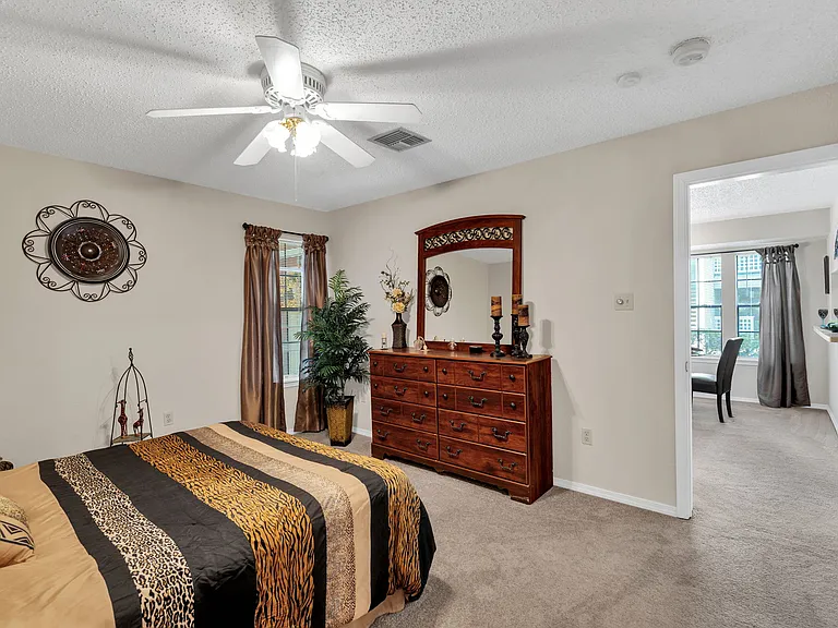 Seasons Apartments — Photo 51
