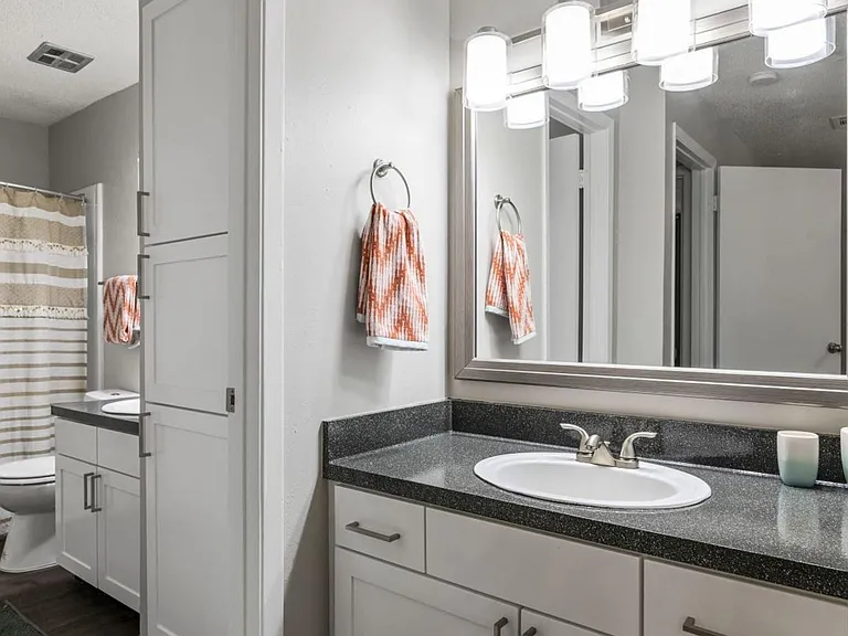 The Parker Apartments — Photo 15