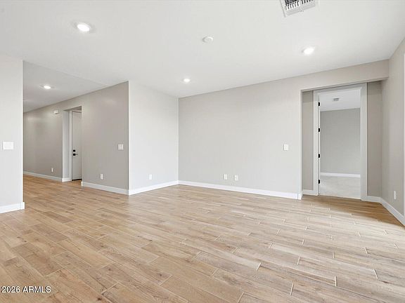 5th image of 7762 W HAYWARD Avenue