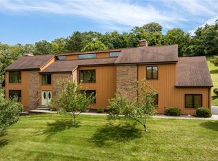 2 Highview Dr, Sewickley, PA 15143