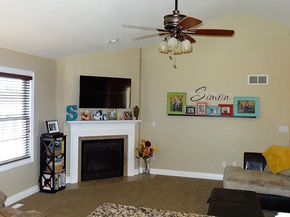 5th image of 1303 Tallgrass Dr