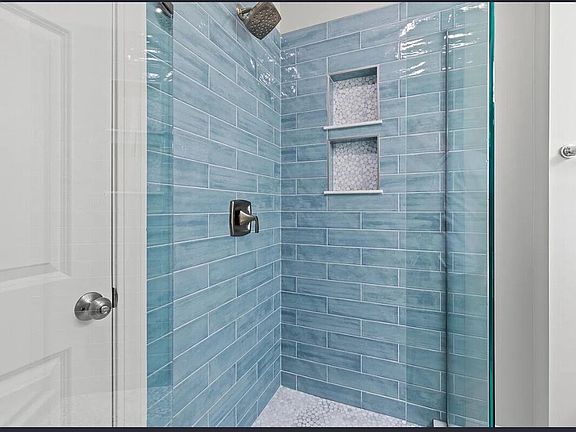 3rd image of 189 E Grand Ave #4