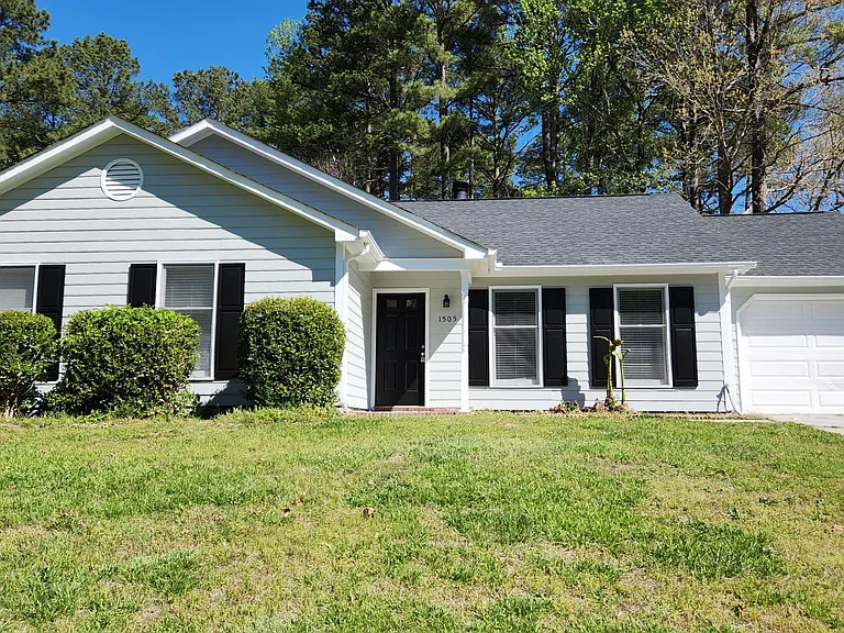1505 Pycroft Ct — Photo 2