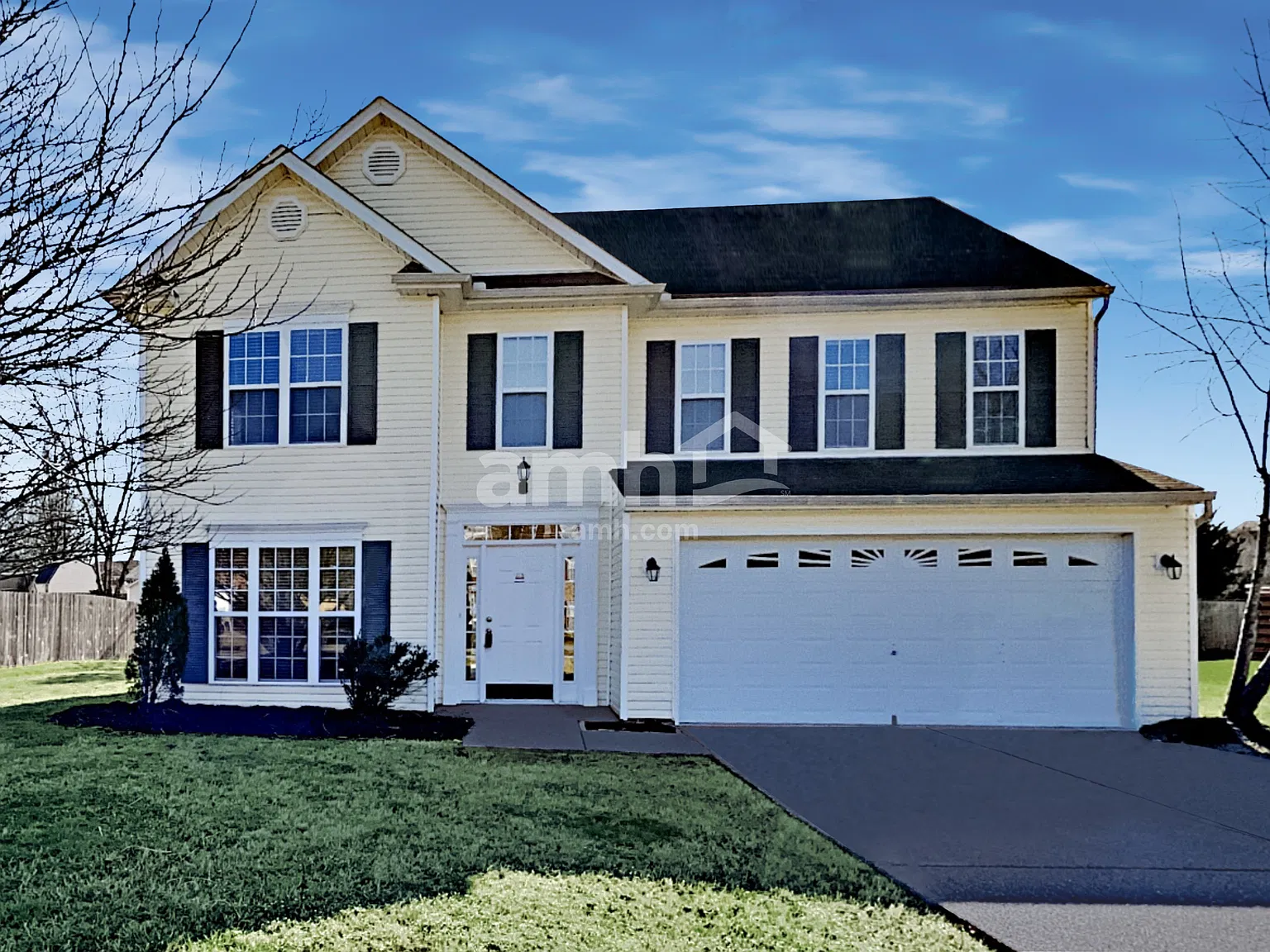 4 bed, 2.5 bath, 2212 sqft, $2,595 — Photo 1