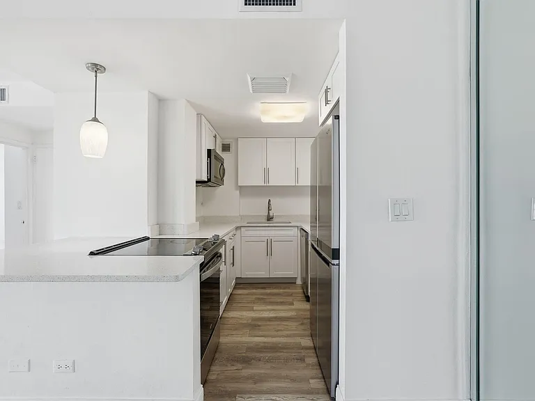 2800 N Flagler Dr #410 — Photo 14