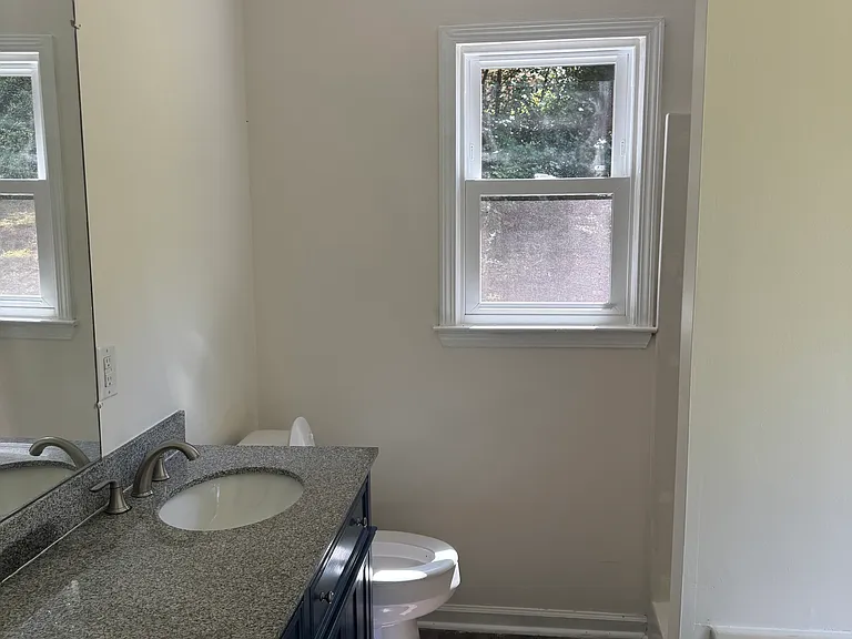 35 Christian Woods Ln — Photo 14