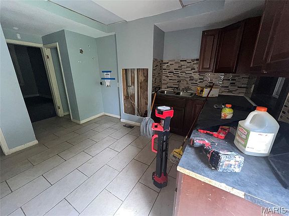 5th image of 7909 Pennsylvania Ave