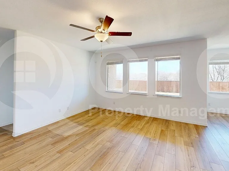 1108 Chip St — Photo 5