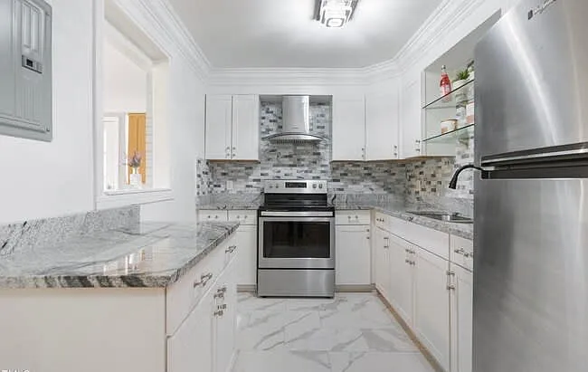 3 bed, $1,400 — Photo 4