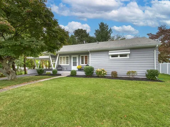 12 Glenwood Drive, Montrose, NY 10548