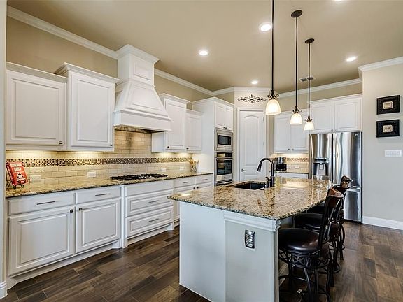 4th image of 1484 Corrara Dr