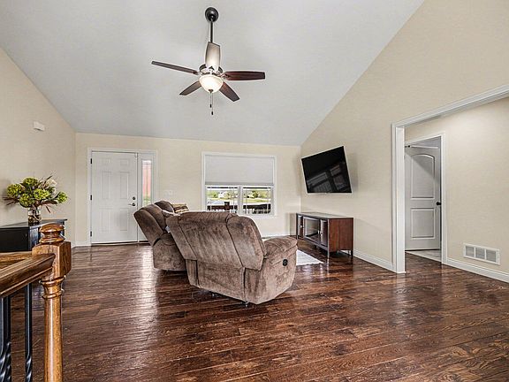5th image of 733 Wigeon Dr