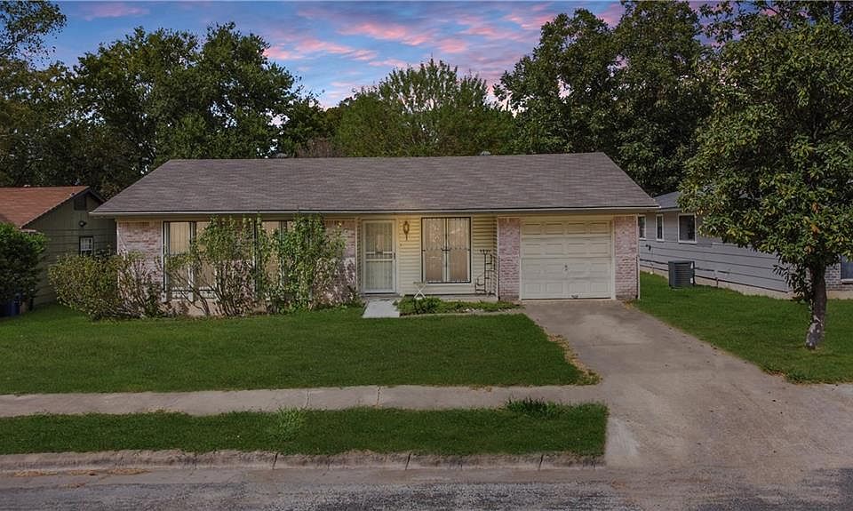 1st image of 9608 N Creek Dr
