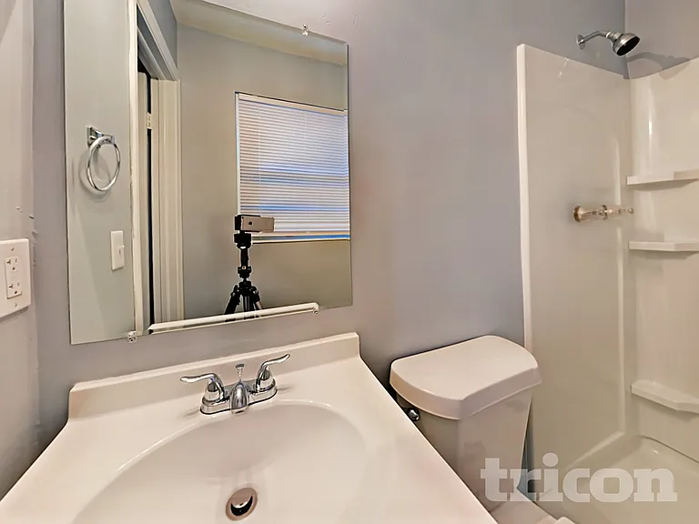 111 Woodspur Rd — Photo 13