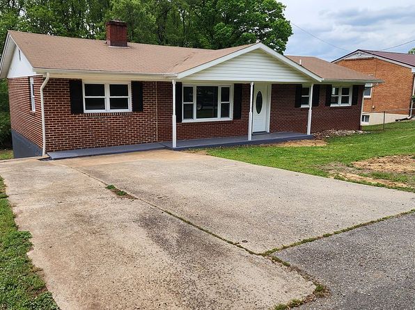 60 Apache Trl, Axton, VA 24112