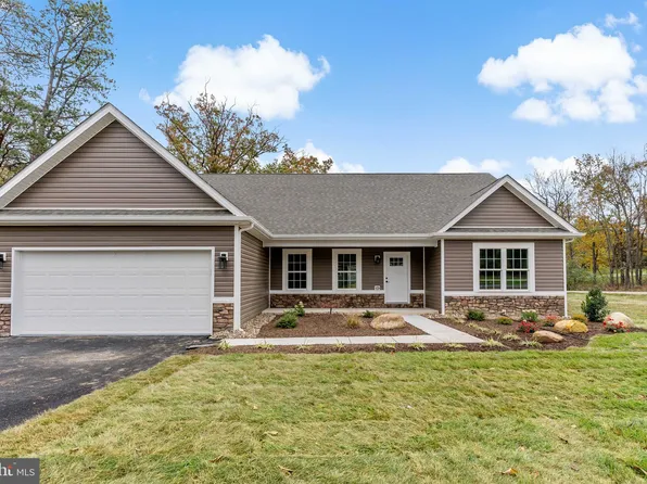 74 Mdg Ct, Berkeley Springs, WV 25411