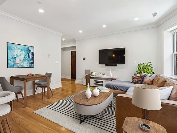 4th image of 1431 W Elmdale Ave APT 2A