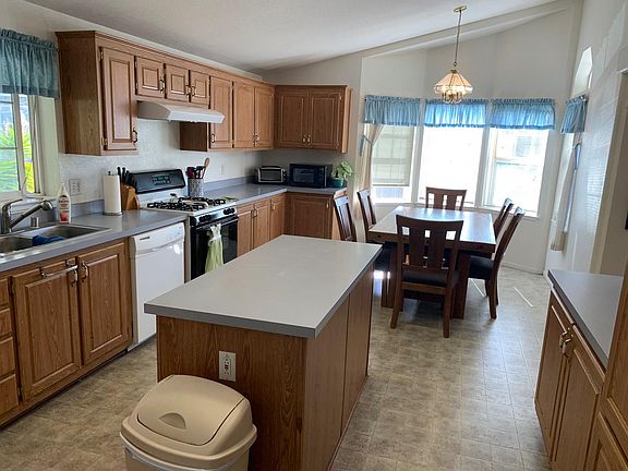 4th image of 523 Mountain Home Dr #523