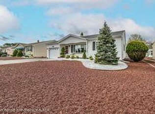 11 Thornton Rd, Toms River, NJ 08757