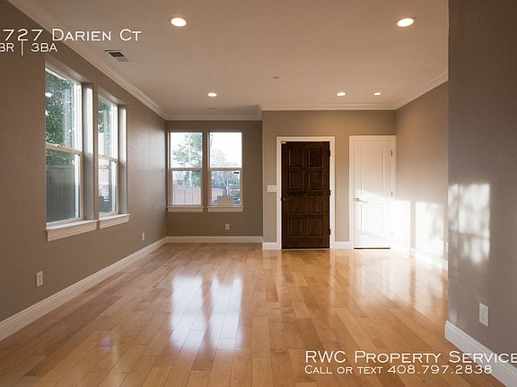 3rd image of 2727 Darien Ct