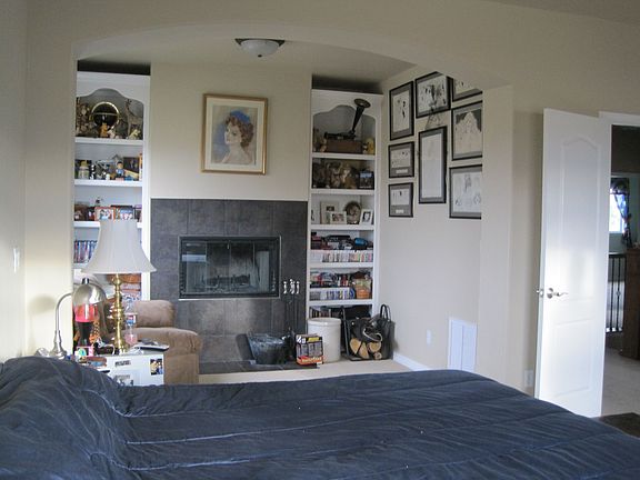 Fireplace & Sit Room In Mast