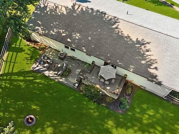 4th image of 2405 Burlwood Rd