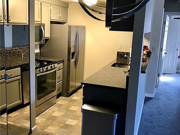 4th image of 25 Little Oak Ln #25