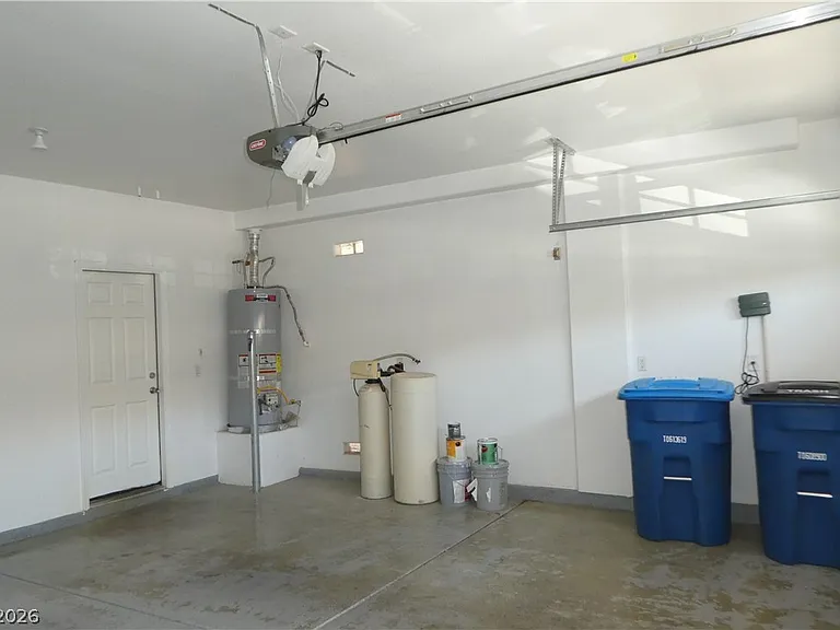 4054 Lower Saxon Ave — Photo 49