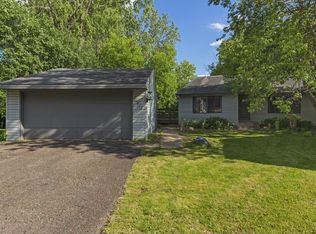 11411 Red Fox Dr, Osseo, MN 55369