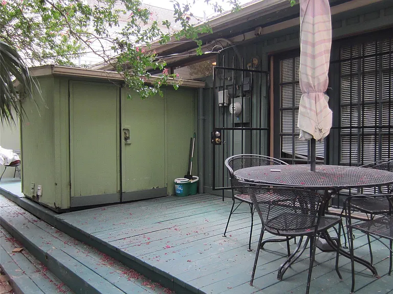 512 W Polk St — Photo 13