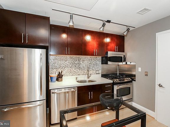 4th image of 929 Florida Ave NW APT 4006