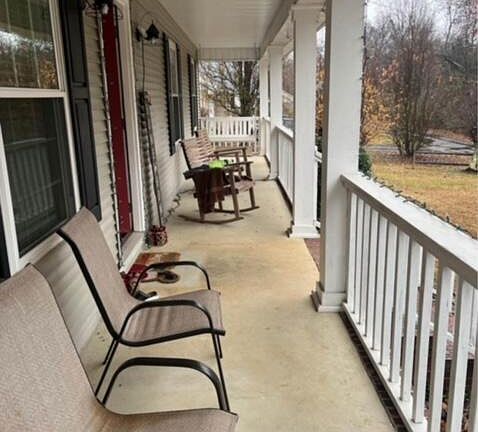 4th image of 917 Ruby Dr