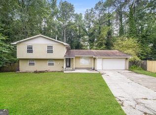 648 Overlook Ct, Jonesboro, GA