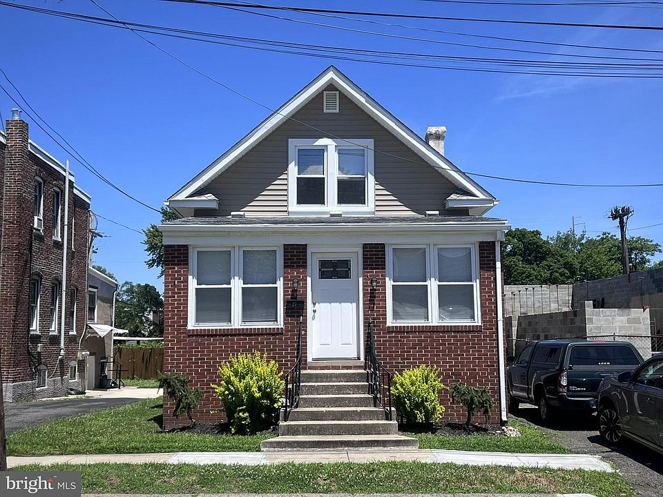1st image of 27 Roberta Ave