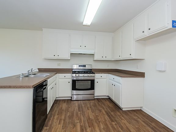 2nd image of 4221 Glascow Dr