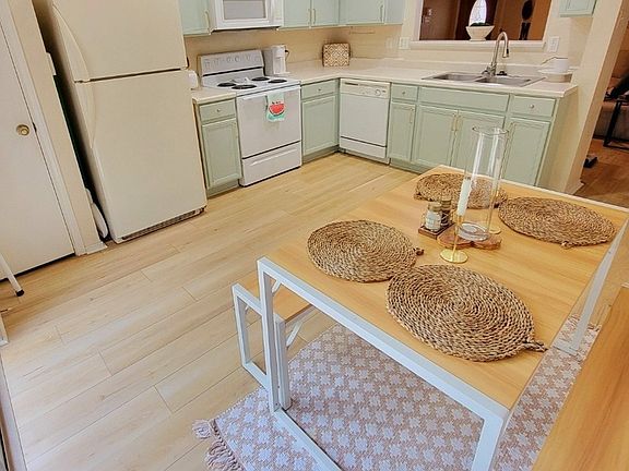 5th image of 10610 Terrace Glen
