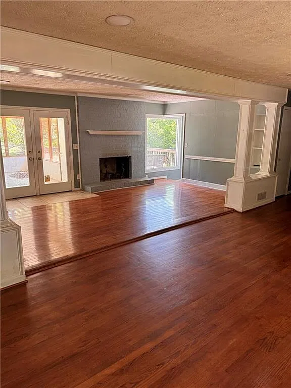 3 bed, 2.0 bath, 1947 sqft, $2,095 — Photo 4