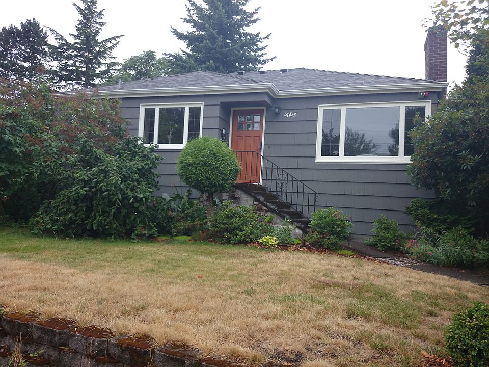 2nd image of 3005 39th Ave SW