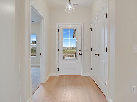 4th image of 1627 Theo Dr Suite 2
