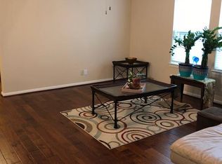 109 Easton Glen Ln, Dickinson, TX 77539